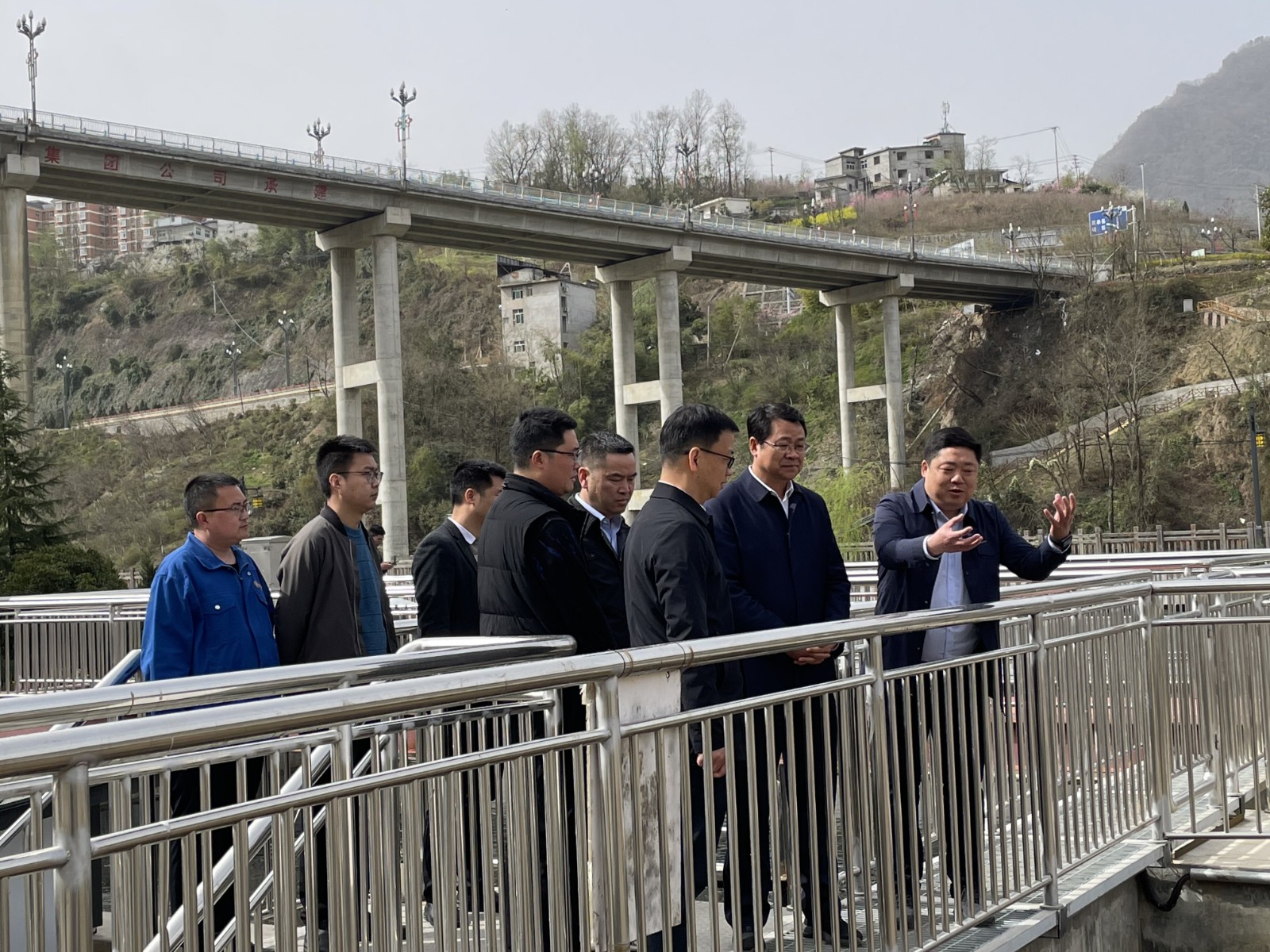 1678756915614862Mhq7.jpg 安康市政協(xié)副主席、嵐皋縣委書記馬宏偉道水環(huán)境公司嵐皋縣污水處理廠調(diào)研-配圖.jpg
